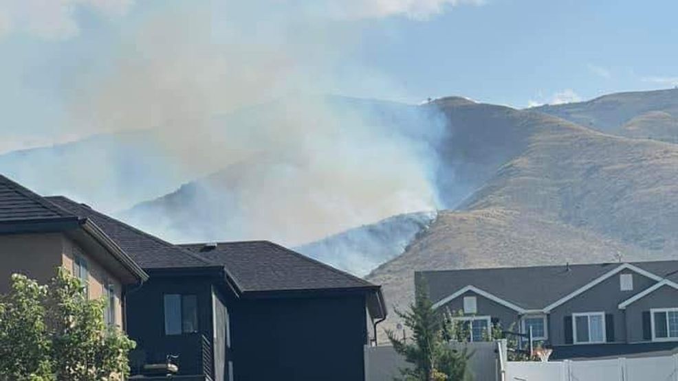 A new wildfire has sparked in Saratoga Springs called the Clay Pit Fire. Officials estimated that the fire was at about 200 acres around 7:20 p.m. Wednesday. (Photo: Ashlee Swenson)