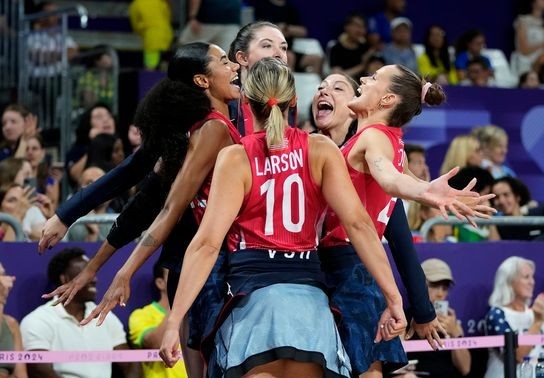 Image for story: Defending champion US women's volleyball beats Brazil in semifinal thriller at Olympics