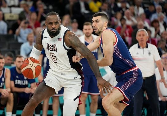 Image for story: US men's basketball team beats Serbia in Paris Olympics, will face France for gold medal